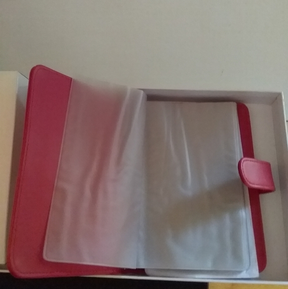 Tommy Hilfiger Red Photo Album 6.5" x 5" NIB - Picture 2 of 3